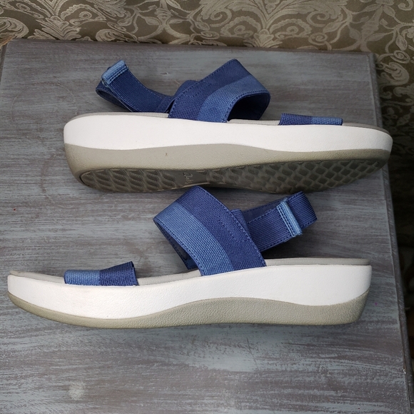 Cloudsteppers by Clarks Cushion Soft 2-tone blue Sandals Women's size 8. (sl2) - Picture 6 of 10